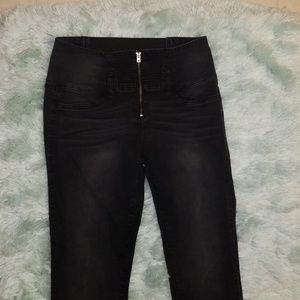 black denim stretch jeans!